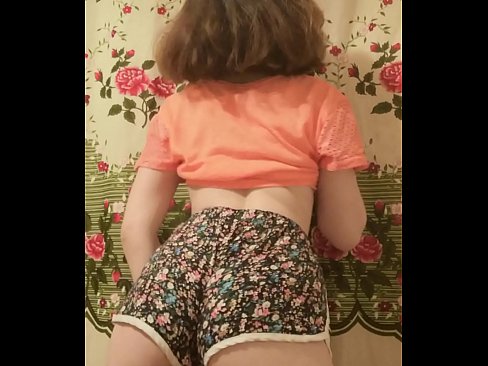 ❤️ Sexy junges Babe zieht ihre Shorts vor der Kamera aus ❤❌ Porn video bei de.pornoreino-com.ru